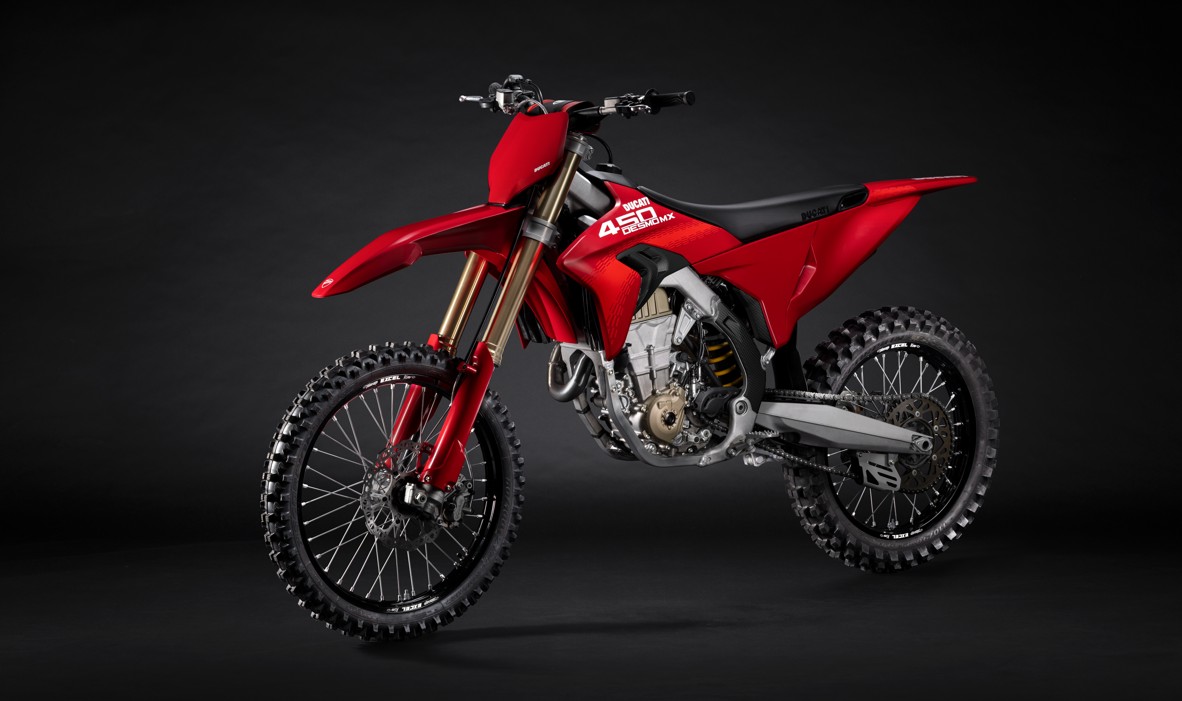 伊ドゥカティ 初モトクロス「デスモ450 MX」生産開始 日本発売は26年春