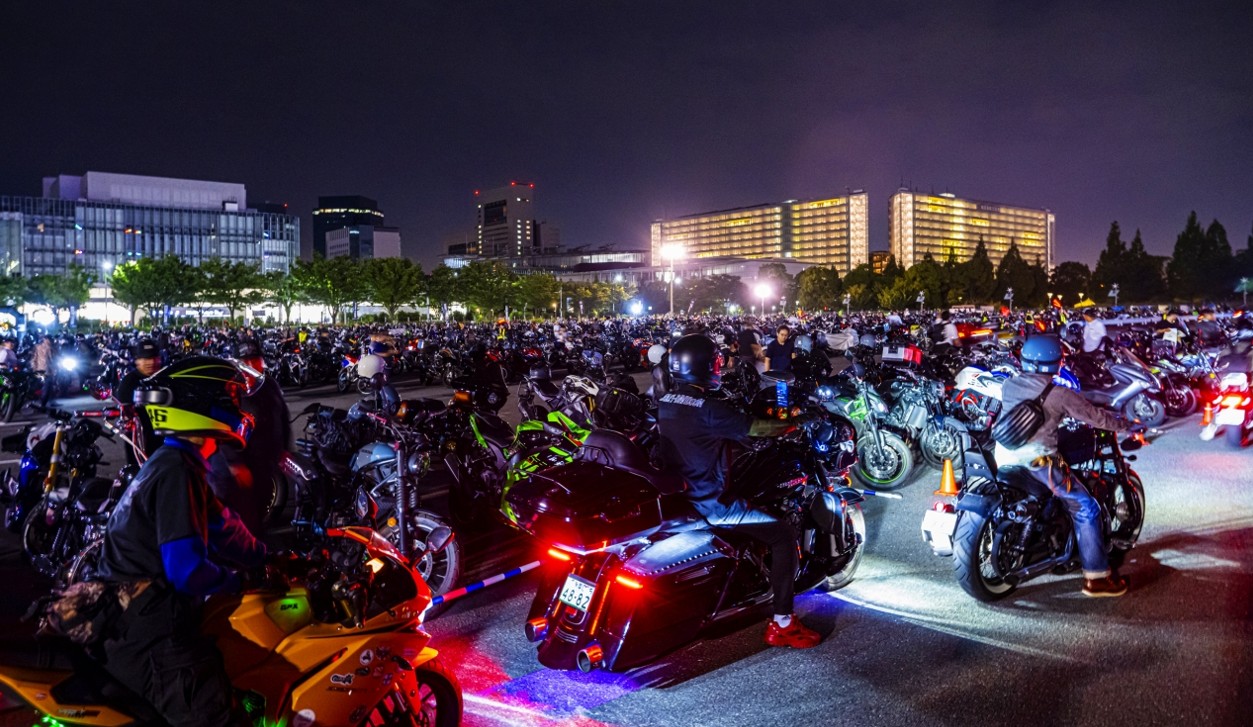 オートバイ流通新聞 | 土曜夜にライダー2000人 BMW Motorradの「NIGHT 