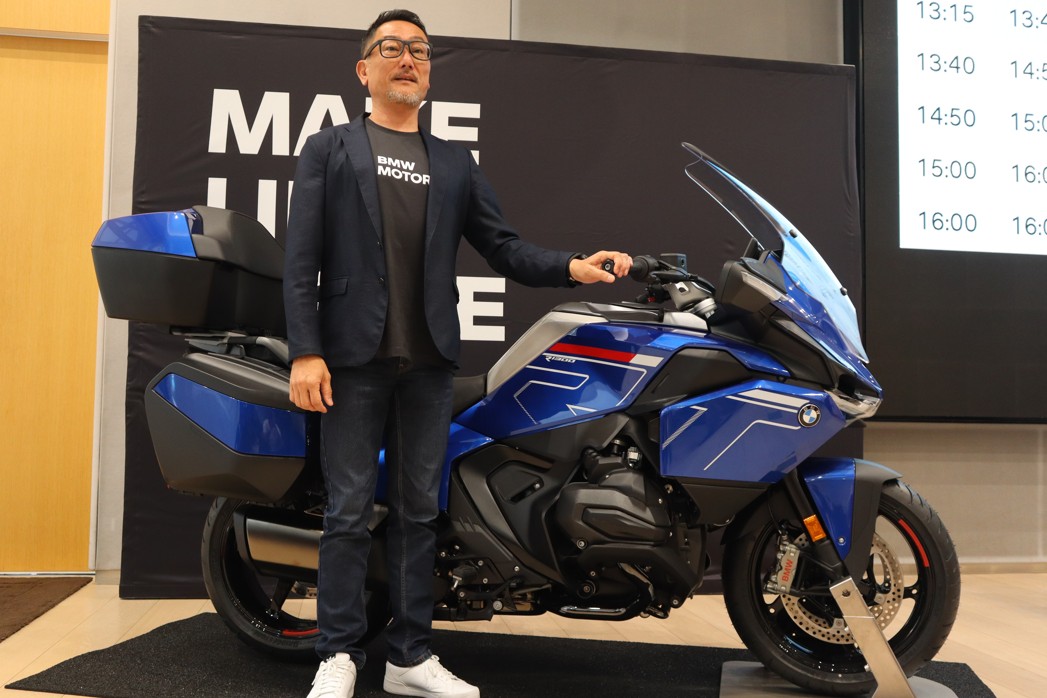 新型「R1300RT」発売　　BMW Motorrad「R12G/S」とで発表　　　RTの競合はGSに