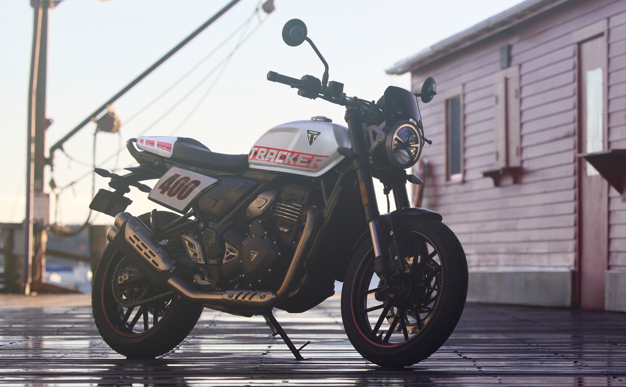 トライアンフ、中型車の製品構成を拡充　　　　　　　　新型「Tracker 400」「Thruxton 400」投入　　　　　　新規客の獲得へ