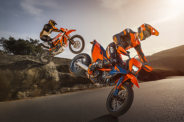 「KTM 690 SMC R」「KTM 690 ENDURO R」発売　　同社クラス最強仕様へ進化