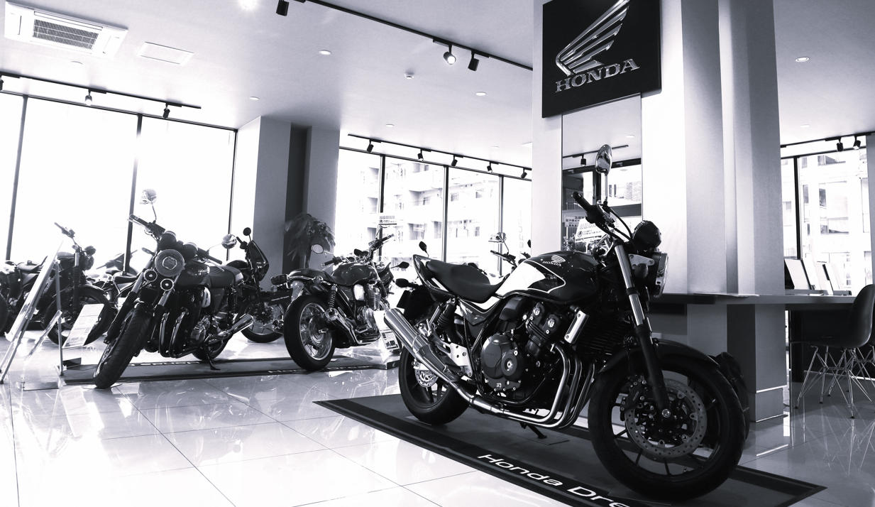 【特報】25年「店舗当たりの平均販売台数」　　メーカー専売店別、カワサキプラザが台数最多