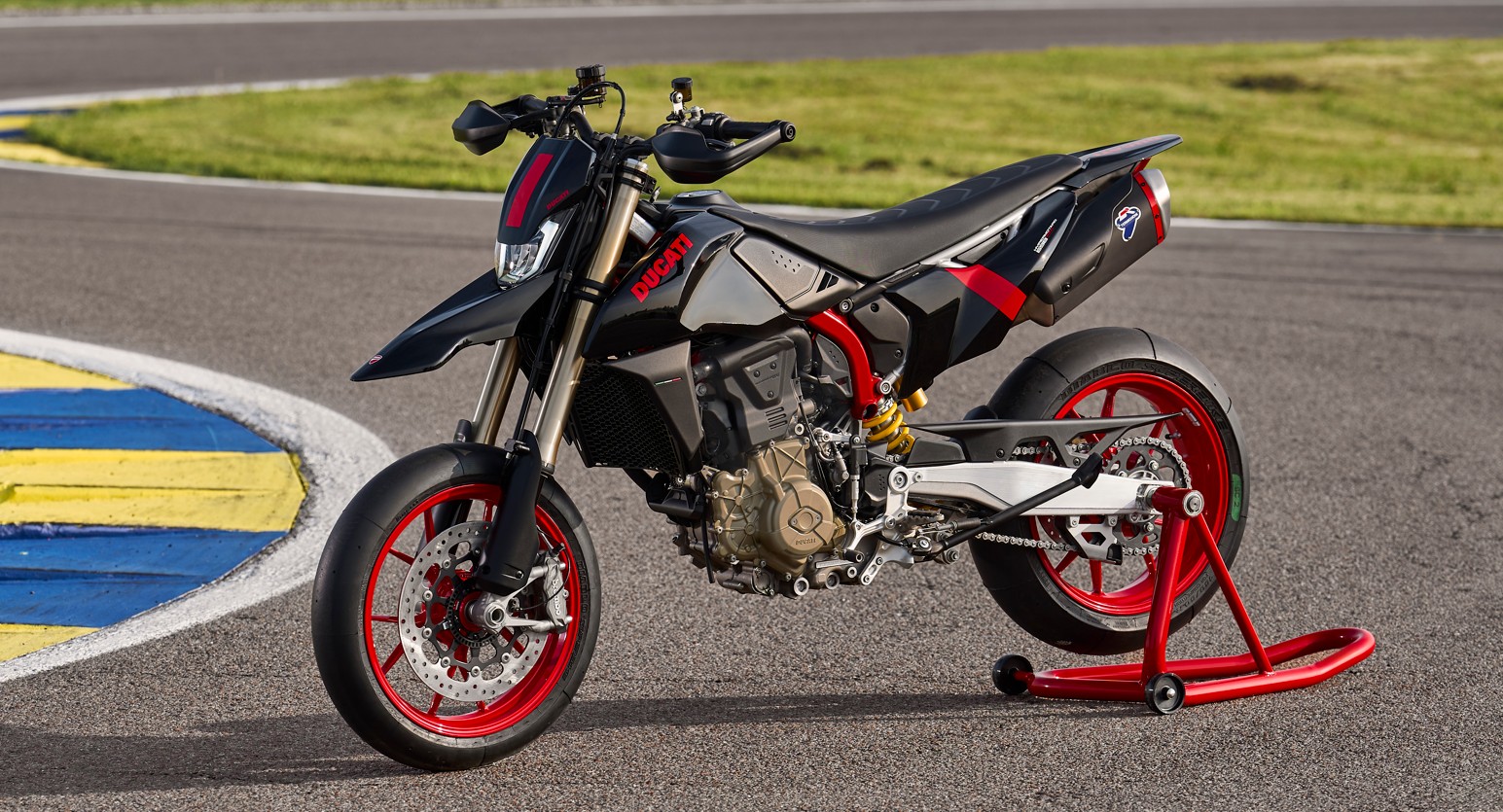ドゥカティ「Hypermotard 698 Mono Nera」発表　　単気筒モタード市場を本格攻略、“ブラック仕様”で店頭訴求力強化