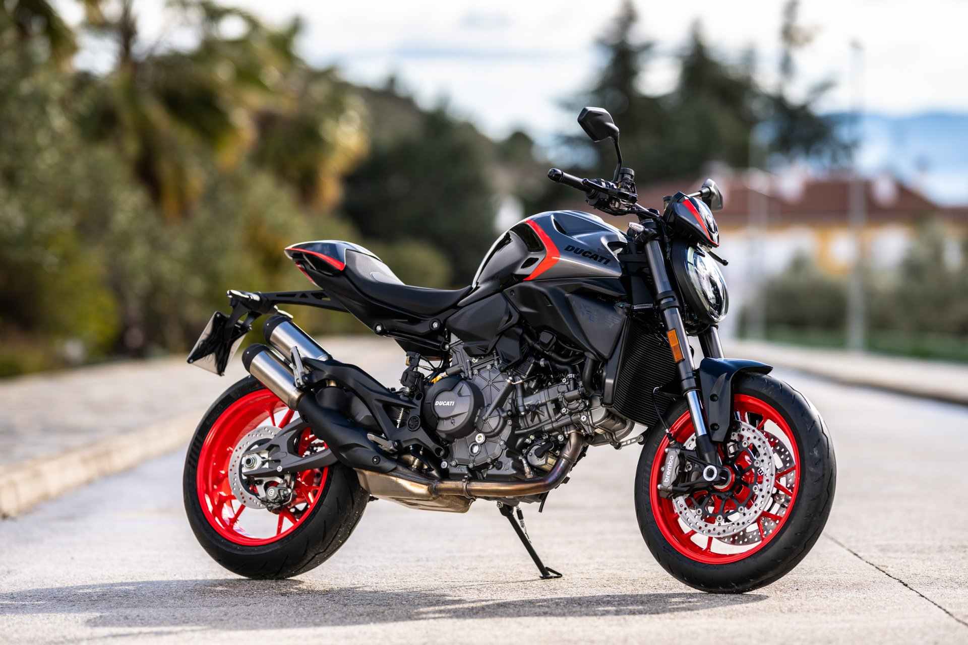 ドゥカティJ　　新型Monster＋に「スポーツカラー」追加