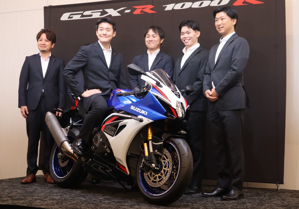 スズキ「GSX-R1000R」を刷新　　7月17日発売　　エンジン大幅に改善、快適装備を強化